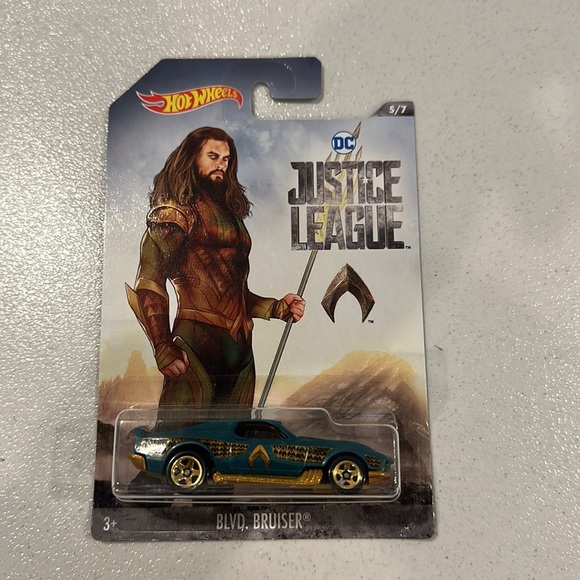 New DC Justice League Hot Wheels Aqua-man Blvd Bruiser Hot Wheels car - Picture 2 of 5